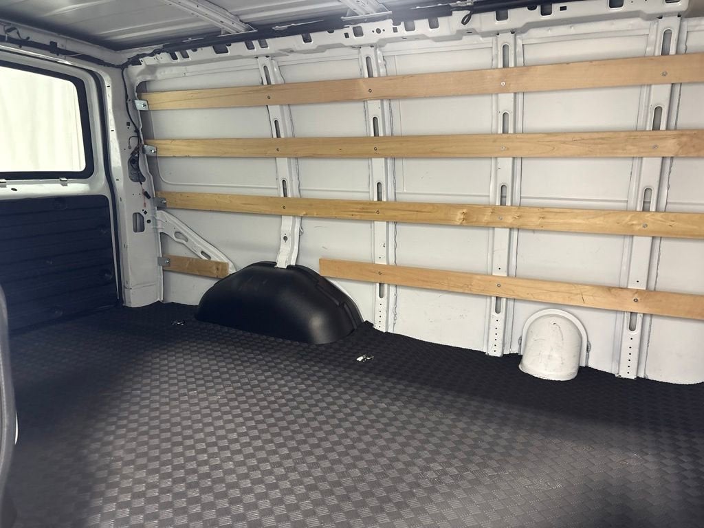 2024 Chevrolet Express Cargo 2500 WT