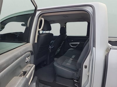 2018 Nissan TITAN SV