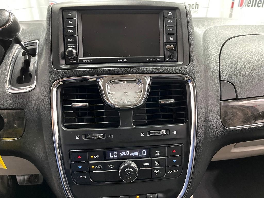 2014 Chrysler Town & Country Touring
