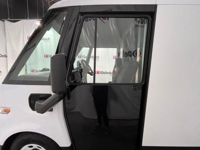 2024 BrightDrop Zevo 400 EJY