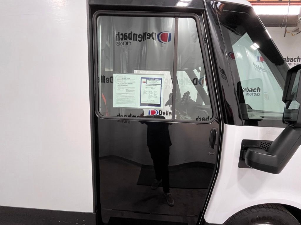 2024 BrightDrop Zevo 400 EJY