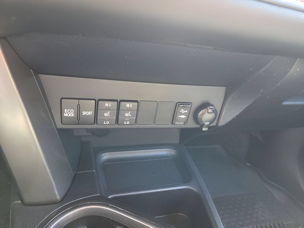 2017 Toyota RAV4 SE