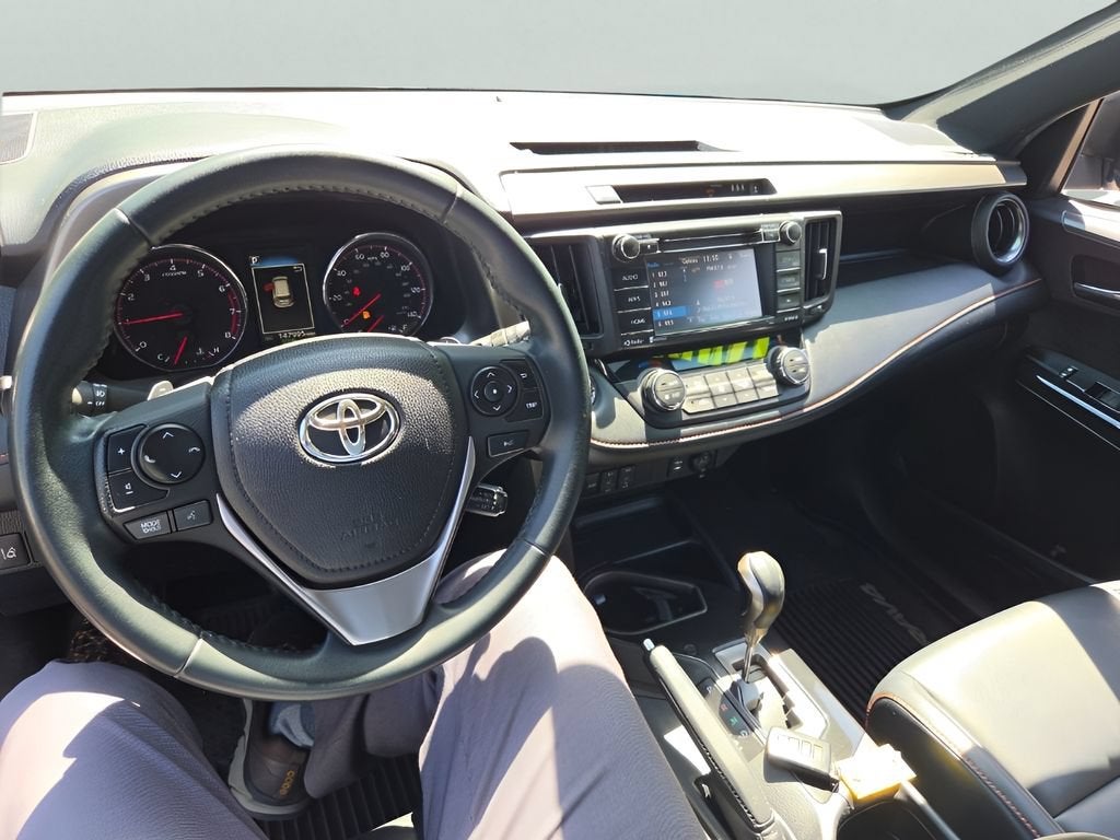 2017 Toyota RAV4 SE