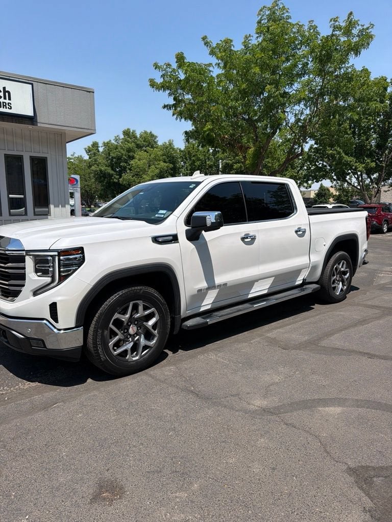 2024 GMC Sierra 1500 SLT