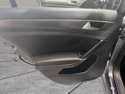 2018 Volkswagen Golf S