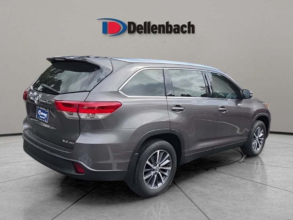 2019 Toyota Highlander SE