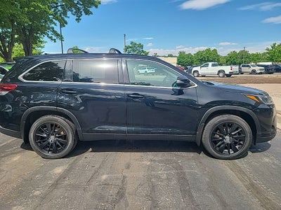 2019 Toyota Highlander SE