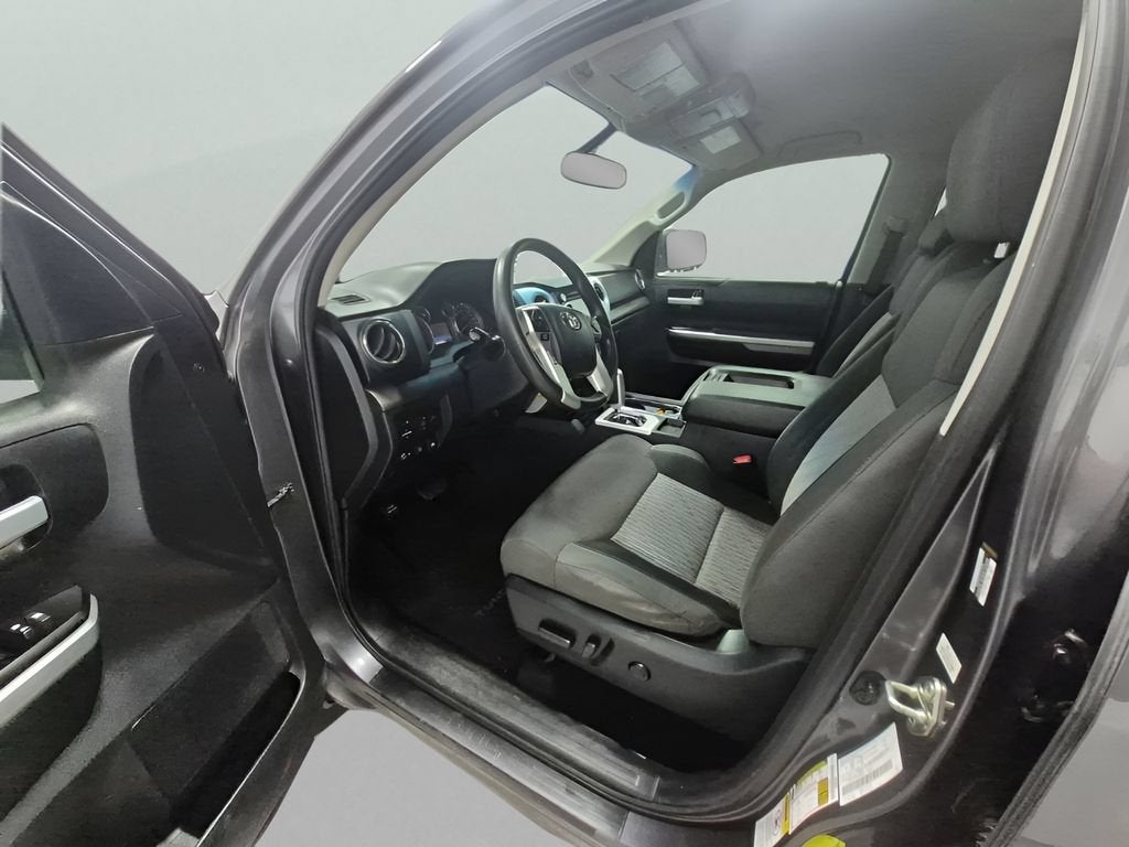 2017 Toyota Tundra SR5 5.7L V8