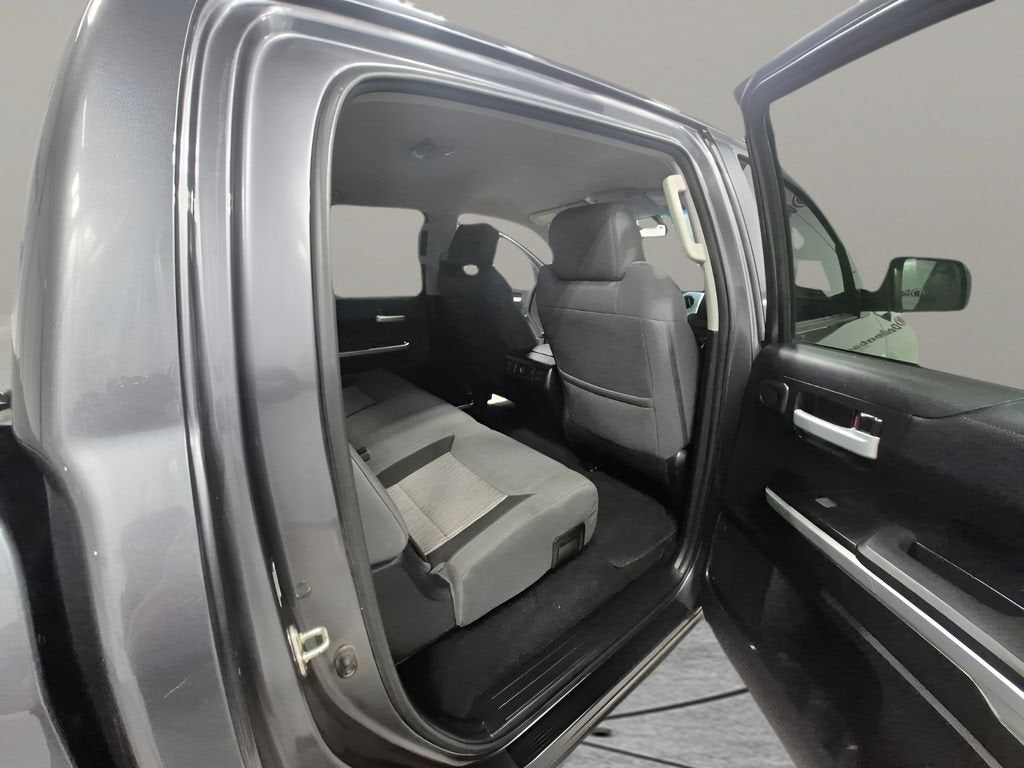 2017 Toyota Tundra SR5 5.7L V8