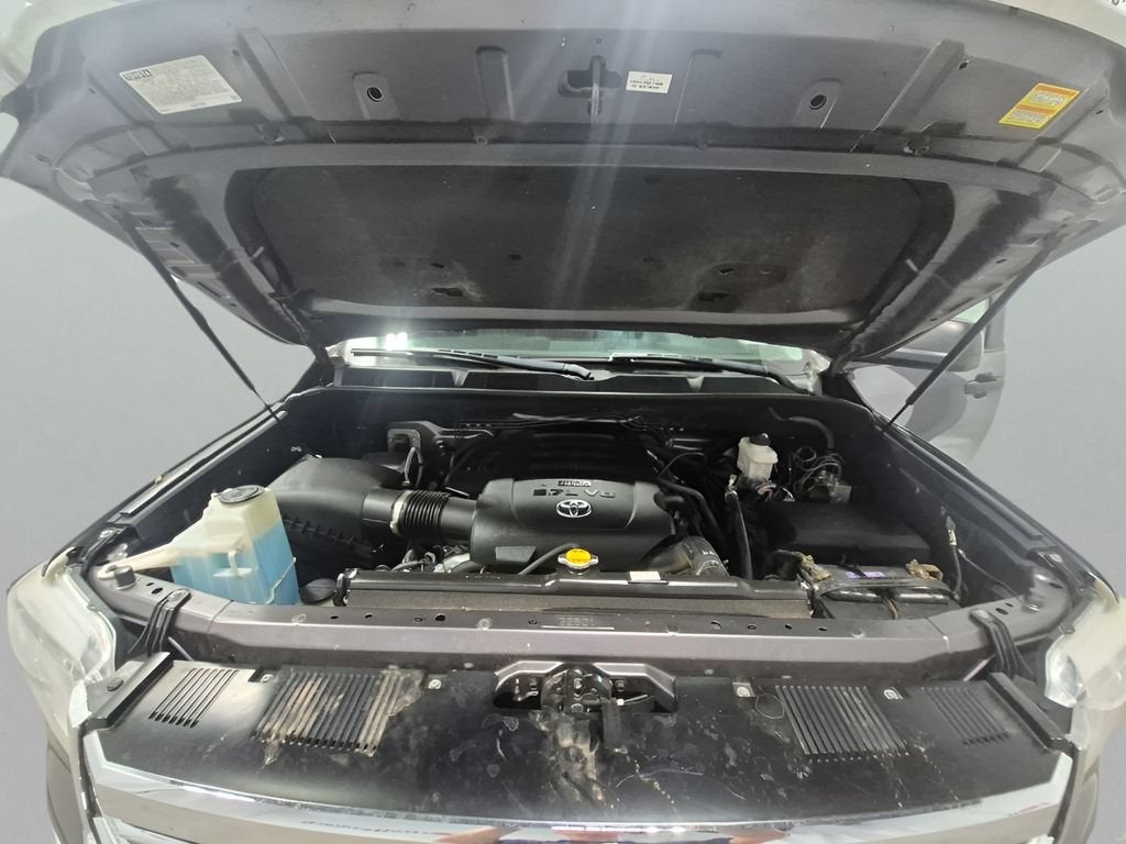 2017 Toyota Tundra SR5 5.7L V8