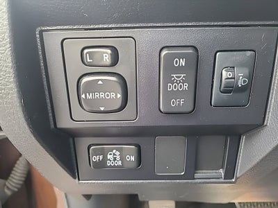 2017 Toyota Tundra 4WD SR