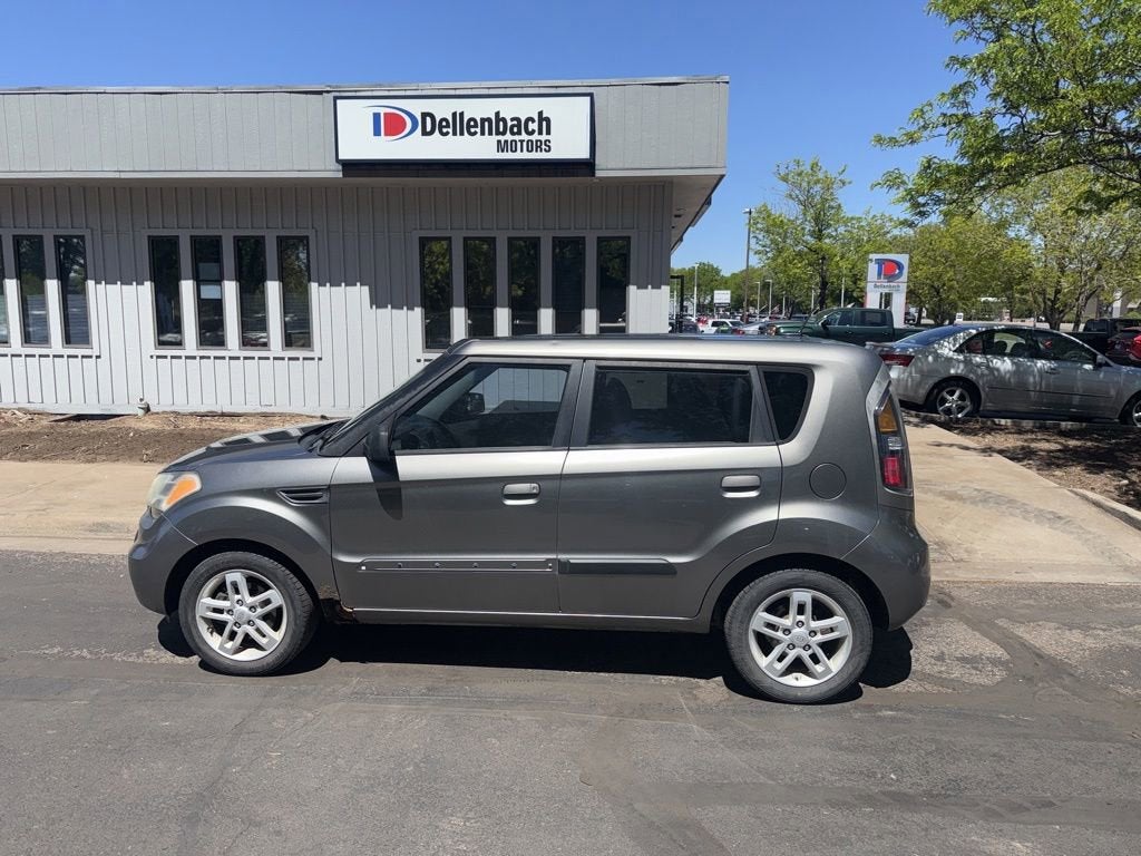 2010 Kia Soul +