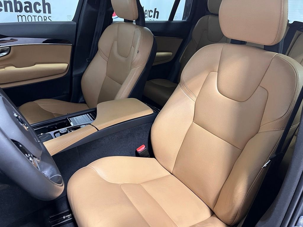2018 Volvo XC90 Momentum