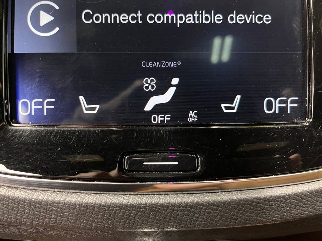 2018 Volvo XC90 Momentum